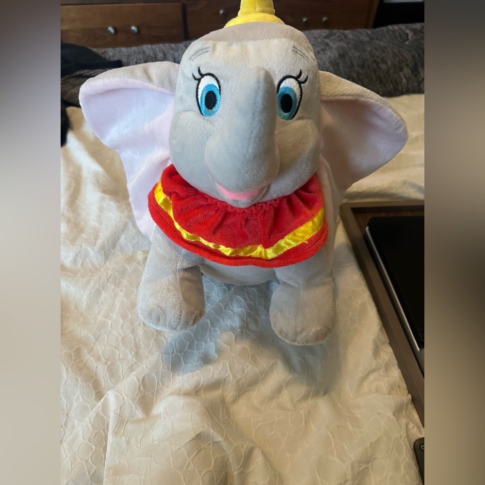 Dumbo plush (A40)